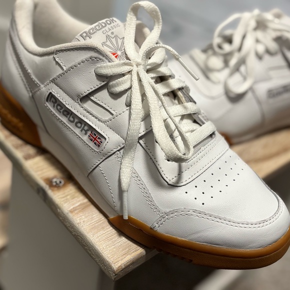 Reebok Classic White Sneakers with Tan Sole - Picture 2 of 13
